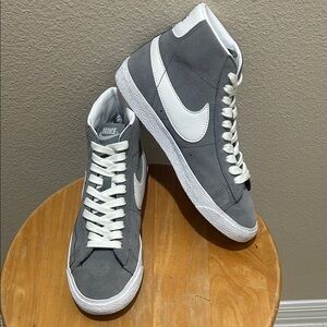 Nike ID (By You) ‘77 Blazer Mid Grey/White. 616827-994.